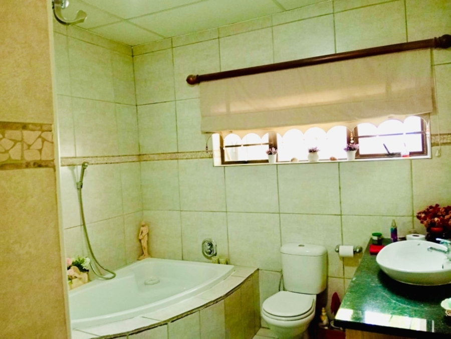 5 Bedroom Property for Sale in Dan Pienaar Free State